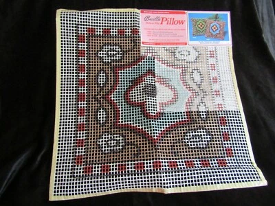 Bucilla Pillow Canvas Deluxe Pile 15 inch square Vintage - Image 1 of 4
