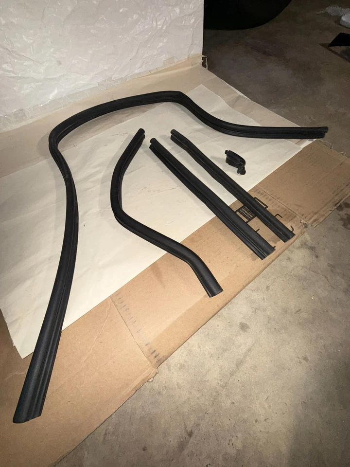 *BMW Z3 Coupe Roadster M Coupe M Roadster Vedações de gaxetas de compartimento de motor 1996-2002 NLA - Imagem 1 de 4