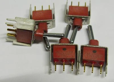 5 x C&K E101 miniature pcb toggle switch E101S single pole on-on - Image 1 of 3