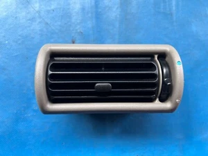 Land Rover Freelander Rauchsteingrau Armaturenbrett Lüftung (MWC4078) 1998 - 2003 - Bild 1 von 2