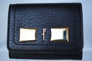 New Salvatore Ferragamo Women's Mini Wallet Black Credit Card Holder - Picture 1 of 12