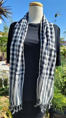 Bufanda jemer Krama 100 % algodón hecha a mano negra/blanca 63 x 15 pulgadas Foto 1 de 4