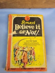 Libro tascabile vintage Ripleys Believe It Or Not edizione The Marching Chinese - Foto 1 di 7