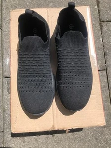 Sehr schöne Slip Ons, Gr. 40, schwarz mit leichtem Glitzer, zugreifen ! - Bild 1 von 2