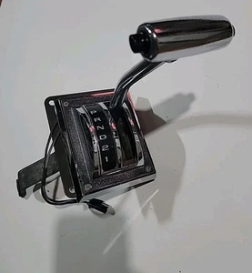 Conjunto de palanca de cambios original Ford Mustang 1967-1968 con bisel, luz y mango - Imagen 1 de 24