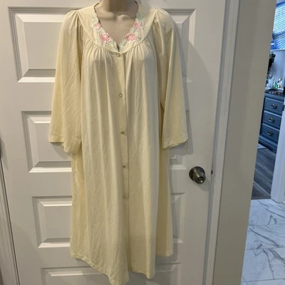 NUEVO Camisón Shadowline Talla M Nylon Bordado Manga 3/4 Amarillo Hecho en EE. UU. Foto 1 de 4