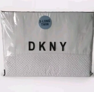 🛌 DKNY Twin XL Sheet Set "Geo Microsculpt" Light Gray - Soft - Comfort - NEW 🛌 - Picture 1 of 4