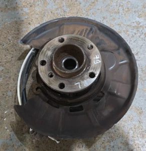BMW 3 F30 F31 320D N47D20C 2.0D MOTOR 11-15 RADNABE HINTEN LINKS N/S - Bild 1 von 3