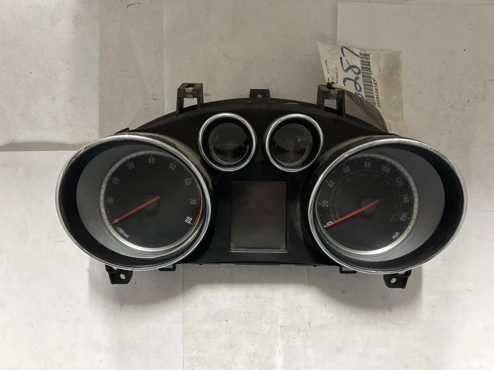 2015 BUICK ENCORE Speedometer cluster MPH 95386873 21k miles OEM 15 - Image 1 of 4