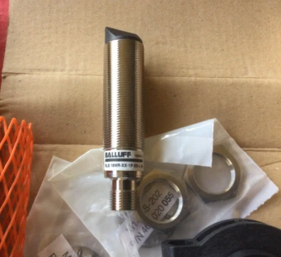BALLUFF BOS010F Photoelectric Sensor Switch BLS 18MR-XX-1P-E5-L-S4 - Image 1 of 2