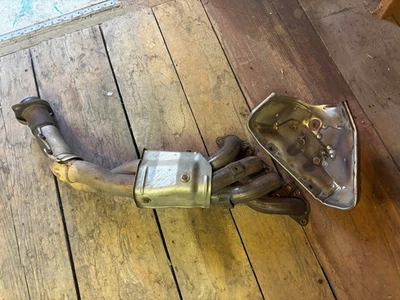 2001 HONDA S2000 AP1 OEM ВЫПУСКНОЙ КОЛЛЕКТОР В СБОРЕ Б/У - Изображение 1 из 3