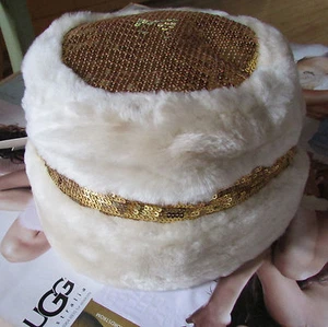 UGG In Out Bucket Hat Gold Sequins Chestnut Sheepskin Sand Shearling New $175 - Picture 1 of 9