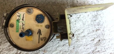 Edo-Aire Mitchell Autopilot Altitude Hold p/n 1C407 with mount - Image 1 of 4