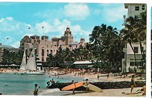 Royal Hawaiian and Moana Hotels WAIKIKI BEACH Honolulu Hawaii HI Postcard - Picture 1 of 2