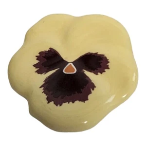 Vintage Avon Pansy Flower Brooch Pin Porcelain Yellow - Picture 1 of 9