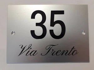 TARGA NUMERO CIVICO 150X110 ALLUMINIO ANODIZZATO ARGENTO O NERO PERSONALIZZATA - Foto 1 di 4