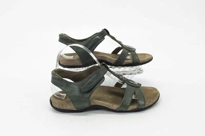 Sandalia para mujer Taos Treasure talla 7M cuero verde correa en T zapatos usados xq Foto 1 de 4