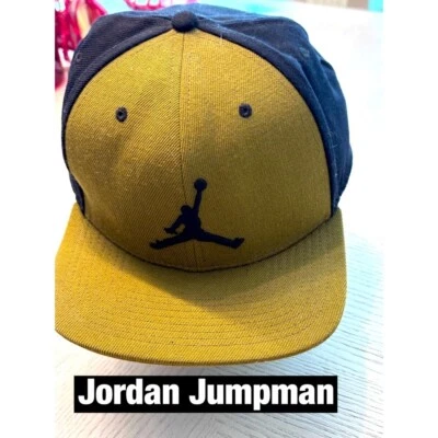 Gorra Jordan JUMPMAN verde oliva y negra ajustable. Impecable Foto 1 de 4