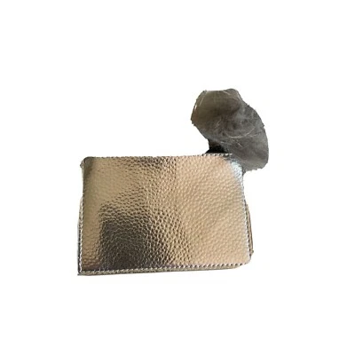 Monedero de piel sintética plateado Pom Ball Foto 1 de 4