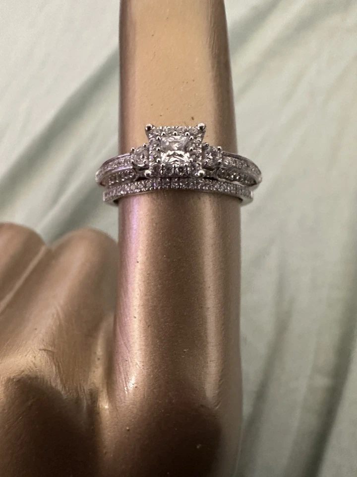 Обручальные кольца из чистого серебра 9,25 и бриллианта размер 7,25 - Изображение 1 из 4