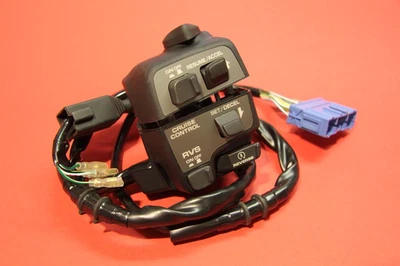 INTERRUPTOR MANILLAR DERECHO HONDA OEM GL1800 GOLDWING 04-05 35130-MCA-A21 Foto 1 de 4