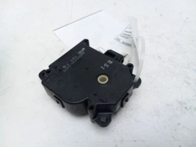 2014 - 2019 CADILLAC ATS HVAC AC HEATER BLEND DOOR ACTUATOR - Image 1 of 4