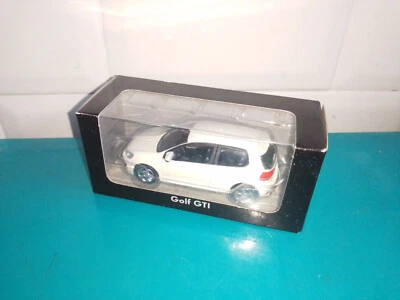 Voiture miniature norev 3 inch inches 1/64 vw volkswagen golf GTI blanche - Photo 1/2