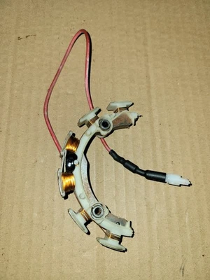 Original OEM Briggs & Stratton ALTERNATOR Parte # 793640 Foto 1 de 3