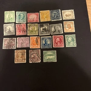 US 551-571 Used Stamps CV$19.35- Lot A-80933 - Picture 1 of 1