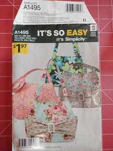 1405 SIMPLICITY BAGS/PURSES TOO CUTE - Picture 1 of 5