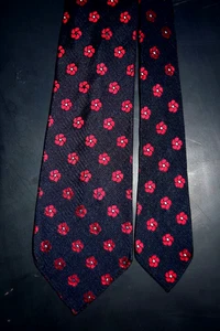 Neck Tie VTG 50s 60s Hand Woven Red Flower Foulard Jacquard Silk 54.5" x 3.25" - Picture 1 of 7