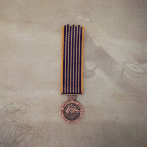 NATIONAL MEDAL | MINIATURE | NAT | MILITARY | AUSTRALIA | SERVICE - Picture 1 of 3