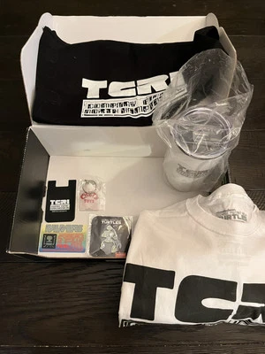 NECA TMNT Tortugas Ninja Caja de Botín XL Camiseta TCRI Pin Vaso SIN FIGURA Foto 1 de 2