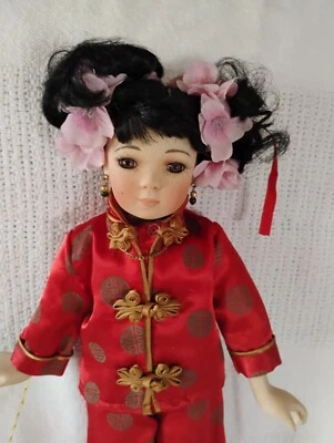 Muñeca de porcelana tradicional japonesa vintage de 14", galerías Paradise Foto 1 de 4