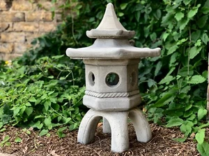 Lantern pagoda statue Concrete lantern pagoda sculpture Japanese ornament Gift - Picture 1 of 8