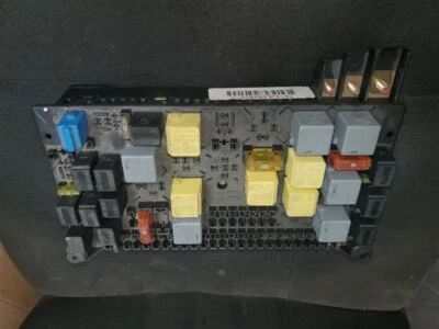Fuse Box Engine 163 Type ML320 Fits 98-05 MERCEDES ML-CLASS 145508 - Image 1 of 4