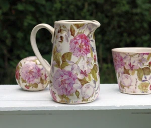 Krug Deko Vase Kanne Landhaus Shabby Keramik Blumen Frühling Sommer Pfingstrosen - Bild 1 von 14