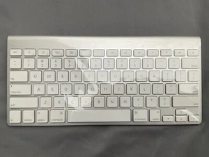 New Apple Wireless Keyboard A1314 Bluetooth Aluminum/White 1st Generation NISW - Picture 1 of 3