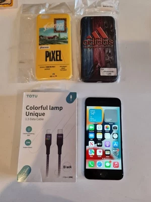 iPhone 6S Grey 32GB Unlocked Great Condition 91% BATT Health + ACCESSORIES $76 - image 1 of 4