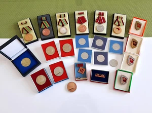 L97- Konvolut ORDEN und MEDAILLEN der ex. DDR - MFS - NVA - Fussball etc. - Bild 1 von 8