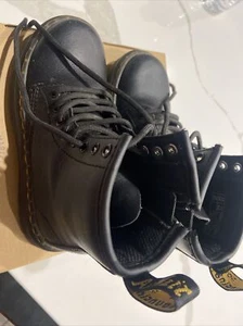 Child DR MARTENS Zavala J AW004 SH05W LEATHER BOOTS KIDS SIZE 11 - Picture 1 of 12
