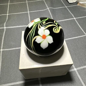 Orient And Flume Art Glass Floral Paperweight With Box - Picture 1 of 12
