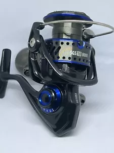 New Savage Gear Spinning Reel SGS10 8000 FD 8+1BB - Picture 1 of 5