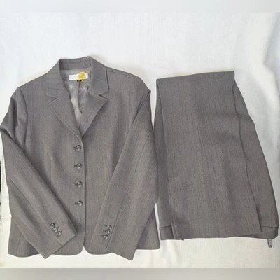 Tahari Arthur S. Levine Women’s Gray Pantsuit Blazer & Trousers Set Size 16 - Image 1 of 4