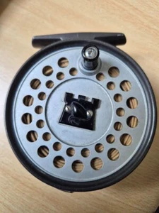 A VINTAGE HARDY VISCOUNT 130 TROUT FLY REEL GOOD CONDITION PERFECT WORKING ORDER - Picture 1 of 3