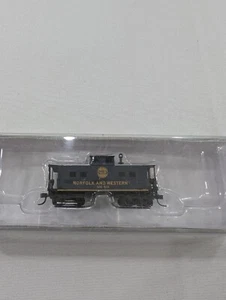Walthers NE Style Caboose #932-50054 Norfolk And Western #500825 Neu - Bild 1 von 3