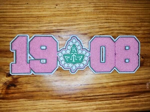 12" x 4" Alpha Kappa Alpha 1908 chenilla y hierro bordado en parche - Imagen 1 de 1