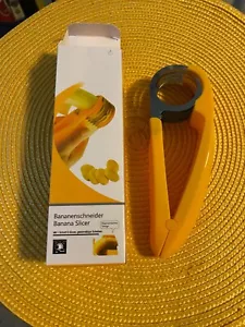 Banana Slicer - 6 Slices with 1 Cut - Picture 1 of 1