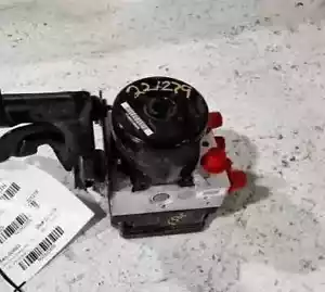 2012-2013 Ford Fiesta ABS Anti-Lock Brake Pump Module Actuator Pump Assembly - Picture 1 of 3