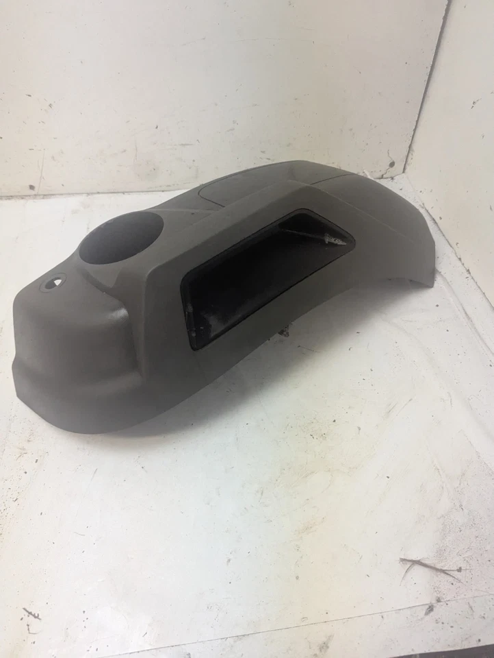 Consola derecha usada para Husqvarna YTH24K48 se adapta a muchos guardabarros portavasos Husqvarna Foto 1 de 4